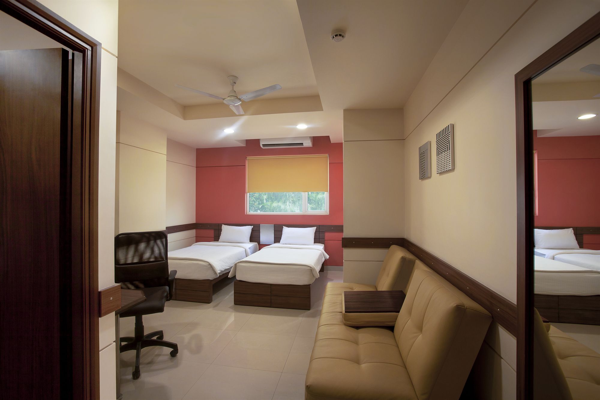 Tirupur Hotell Eksteriør bilde